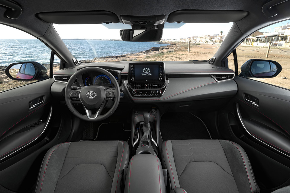 Toyota Corolla - быстрее и с лучшей управляемостью