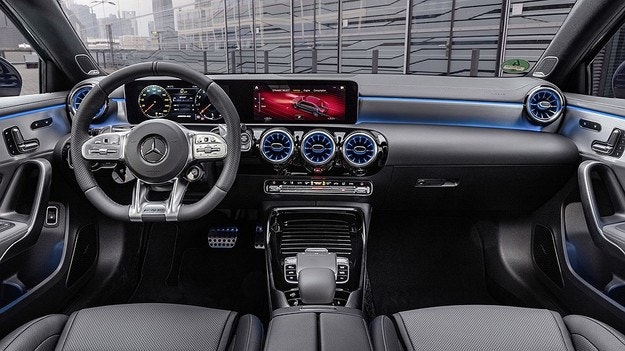 Mercedes-Benz представил седан AMG A35